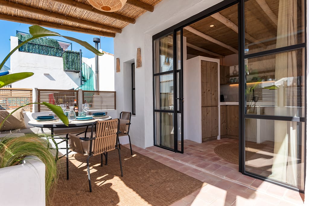 Luxury holiday rental terrace at Casa Aduar 22, Marbella Old Town – Cozy Rentals Marbella